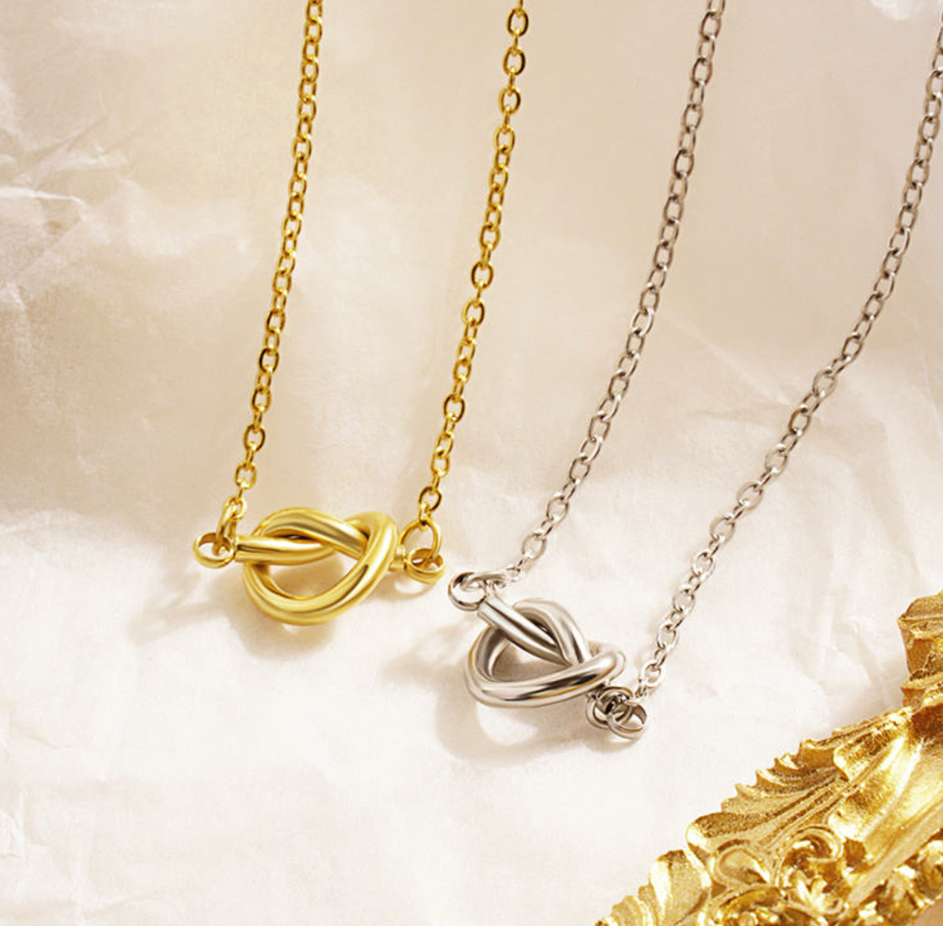 Amora Heart-Shaped Waterproof Collarbone Necklace