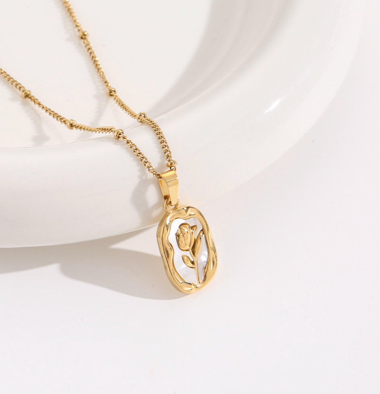Velaire Minimalist Retro-Inspired Statement Necklace